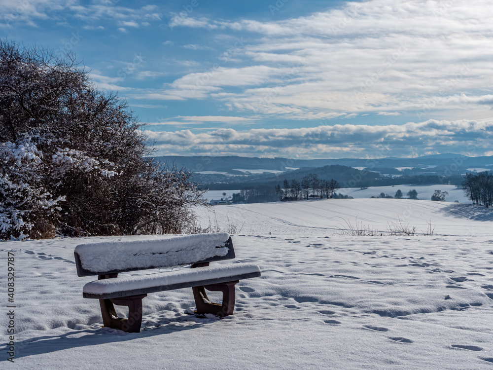winterlicher Blick über das Erzgebirge in Sachsen