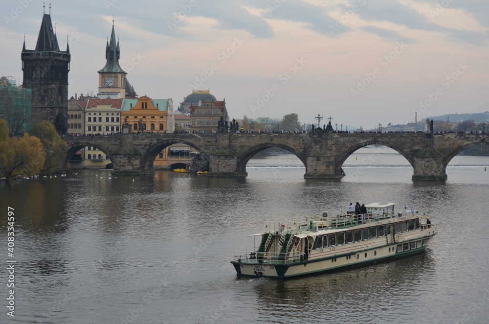 Pont au centre-ville de Prague
