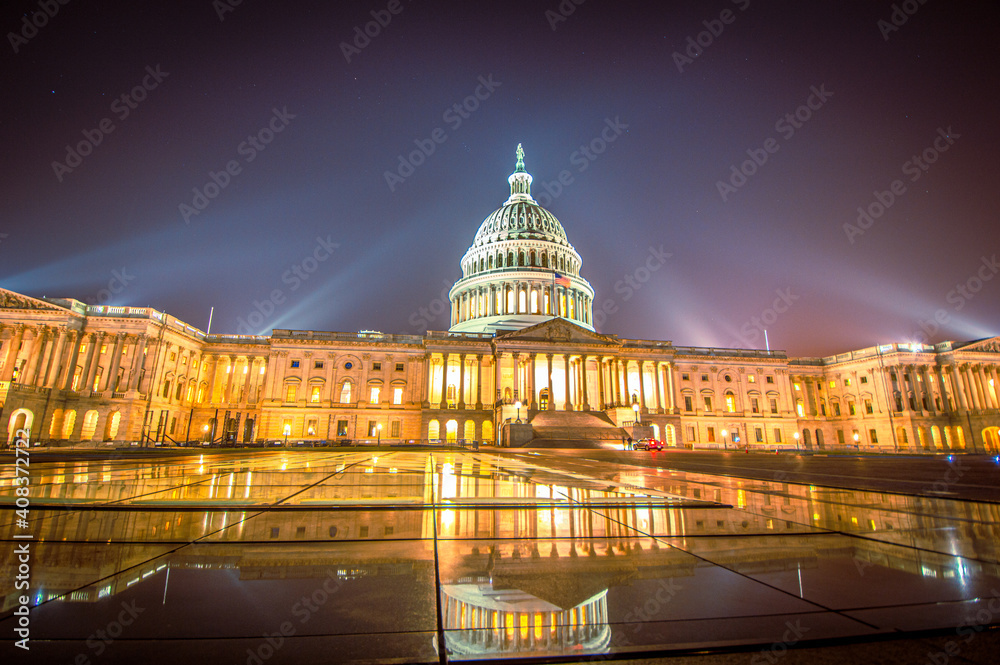 capitol building at night