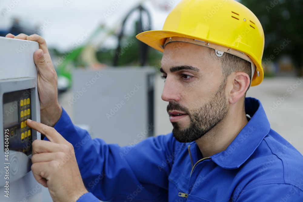 worker in construction industry
