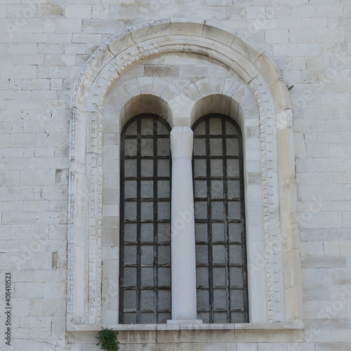 Particolare architettonico della Basilica di San Nicola. Bari, sud Italia