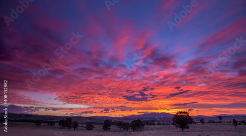 Fototapeta Naklejka Na Ścianę i Meble -  Beautiful sunrise over Westbrook/Glendonbook area ,near Singleton in the Hunter Valley of N.S.W. Australia.