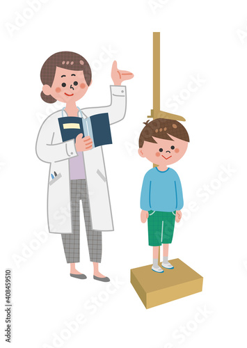 身体測定する先生と男の子