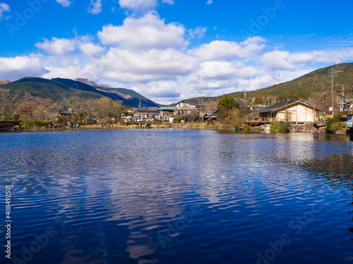 日本の観光地 大分県湯布院 美しい金鱗湖