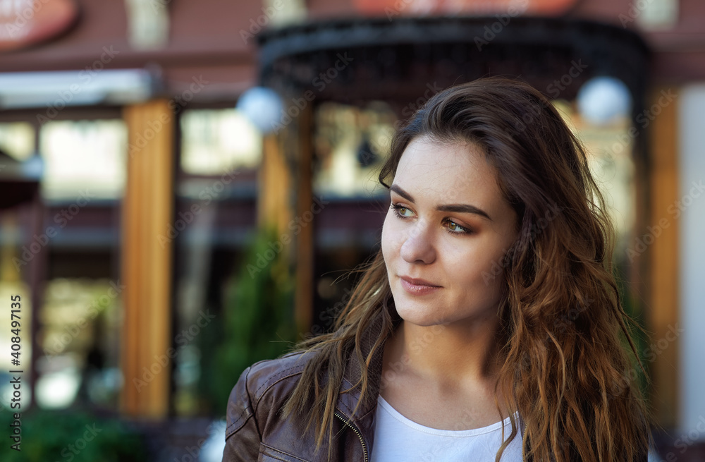 Portrait of a young beautiful girl in the city Portrait of a young beautiful girl in the city
