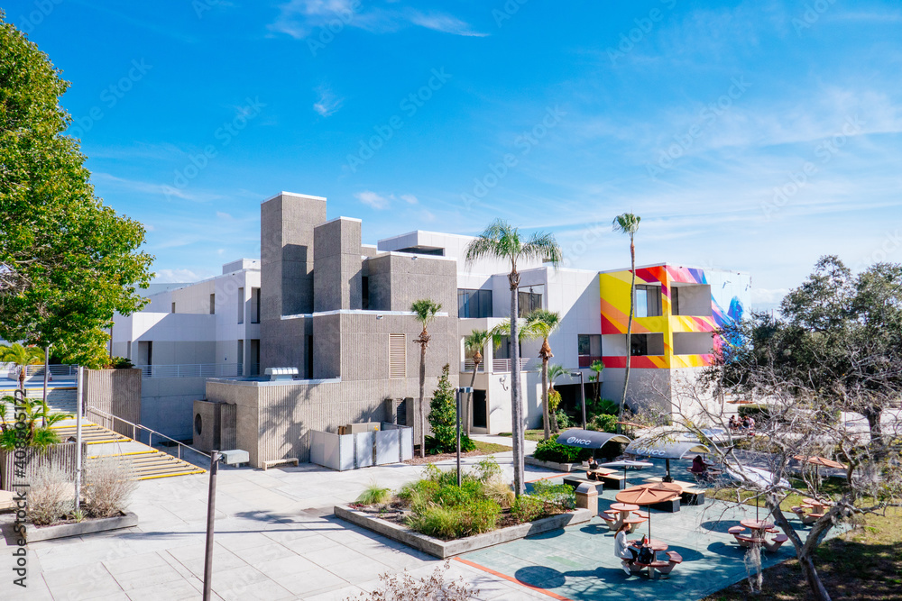 Fototapeta premium Beautiful campus of Hillsborough Community College, Dale Mabry