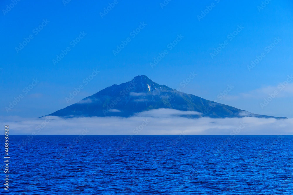 海上からの利尻富士