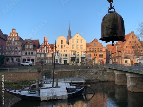 Lünerburger Hafen mit Kran und Stintmarkt photo