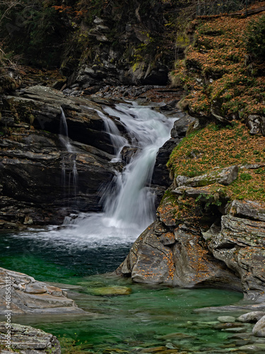 Waterfall in autumn landscape, Wasserfall in herbstlicher Landschaft 