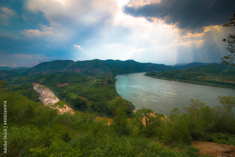 The border between Thailand and Laos is the Huong River and the Mekong River at Chiang Khan District, Thailand.