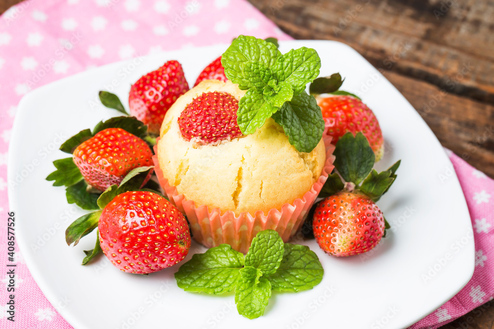 strawberry muffin strawberry muffin