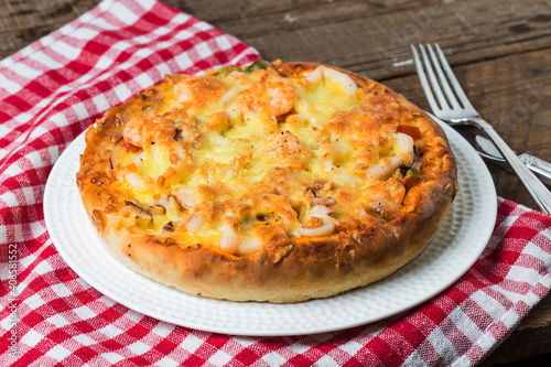 pizza seafood pizza (2)