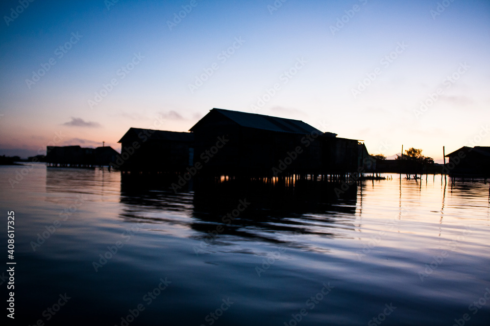 Fototapeta premium sunset on the lake