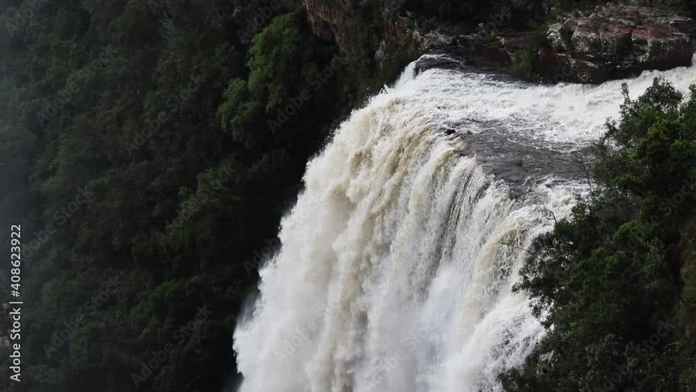 Static shot of the left side Lisbon Falls in the Lisbon Creek, Grasskop, South Africa. The highest (94m) waterfall in Mpumalanga, South africa. Filmed with a Canon 200D on a Tripod. Static shot of the left side Lisbon Falls in the Lisbon Creek, Grasskop, South Africa. The highest (94m) waterfall in Mpumalanga, South africa. Filmed with a Canon 200D on a Tripod.