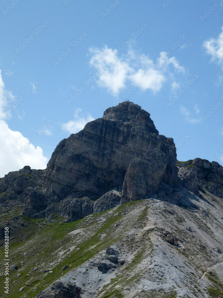 Fototapeta premium Stubai high-altitude hiking trail, lap 1 in Tyrol, Austria