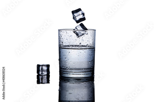 verre et glaçon
