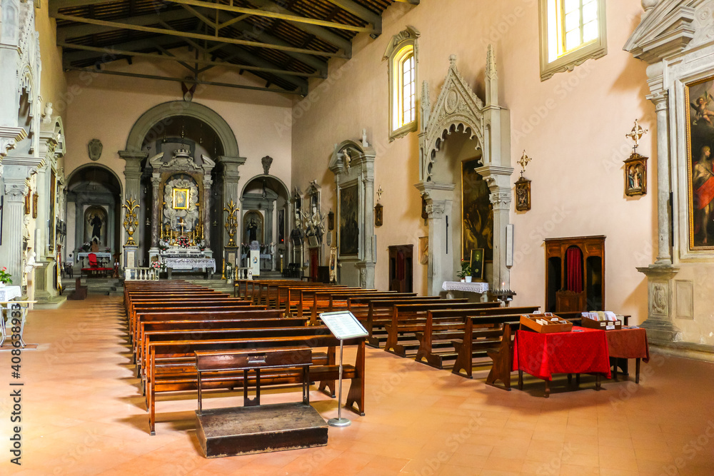 Volterra, Italy. Beautiful interiors of catholic church (Chiesa di San Francesco) in Volterra. Volterra, Italy. Beautiful interiors of catholic church (Chiesa di San Francesco) in Volterra.