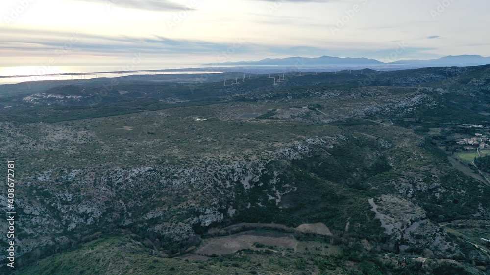 Survol des corbières maritimes et des vignes Survol des corbières maritimes et des vignes