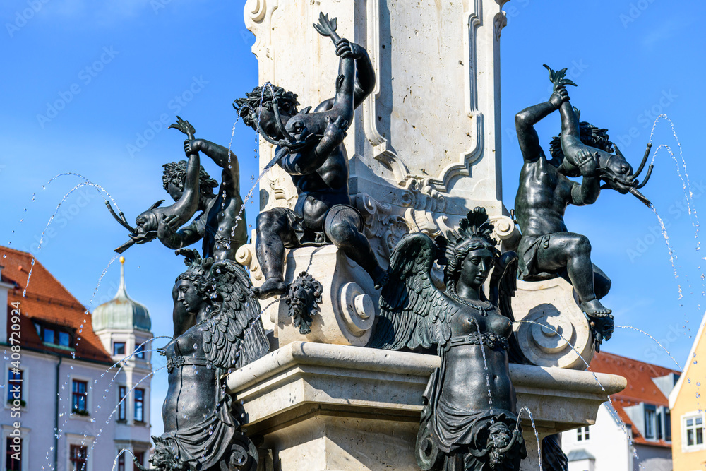 Filigrane Zierde am Augsutusbrunnen in Augsburg Filigrane Zierde am Augsutusbrunnen in Augsburg
