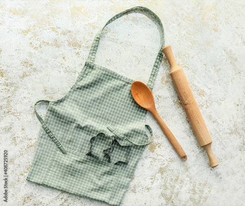 Green checkered apron with ...