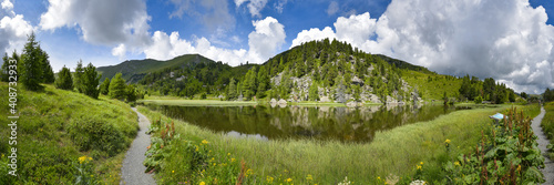 Fototapeta Naklejka Na Ścianę i Meble -  Panoramafoto Windebensee in Kärnten / Österreich