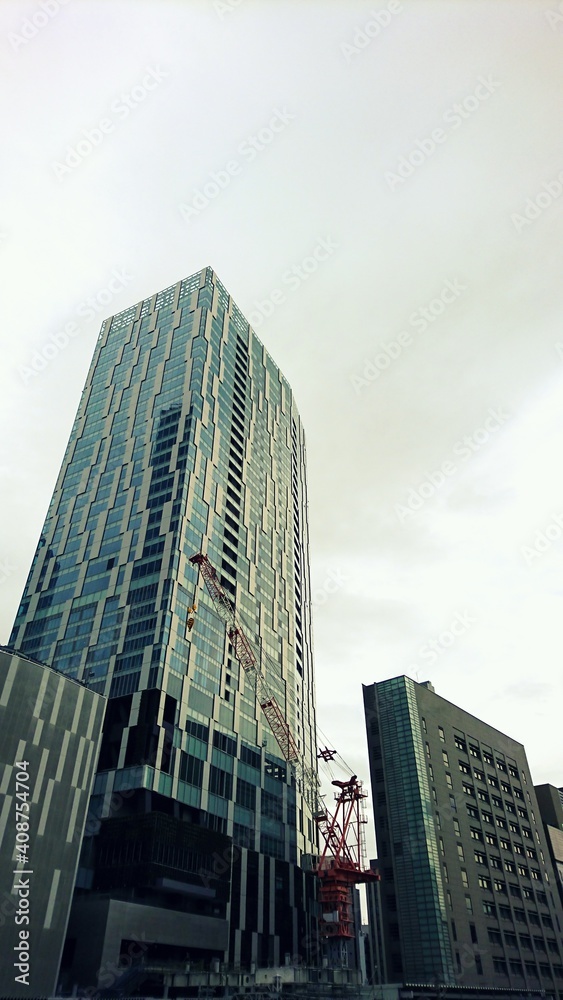 Fototapeta premium a high rise building