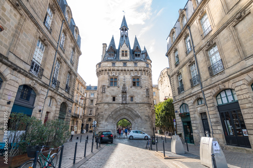 Fototapeta Naklejka Na Ścianę i Meble -  streets of bordeaux city, France