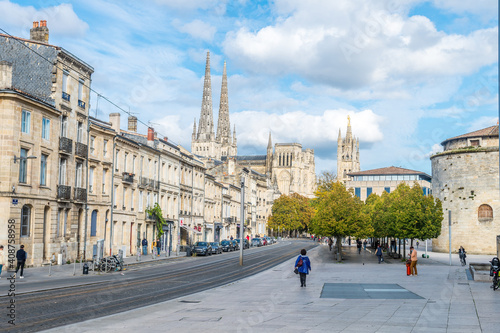 Fototapeta Naklejka Na Ścianę i Meble -  streets of bordeaux city, France