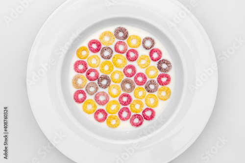 Fotografi Müsli mit Milch im Teller