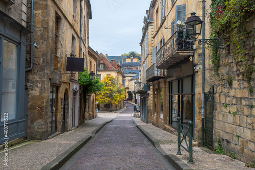 Fototapeta Naklejka Na Ścianę i Meble -  empty streets of sarlat la caneda town, France