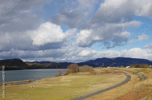 吉井川左岸の河川敷公園（岡山県瀬戸内市邑久町福元）