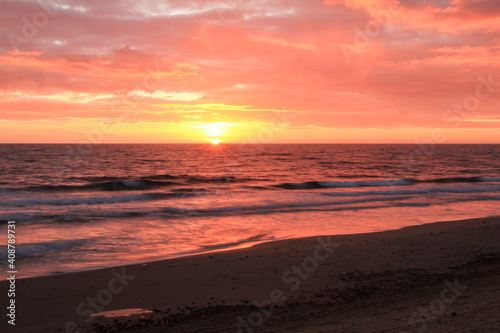 Fototapeta Naklejka Na Ścianę i Meble -  Sunrise on the beach in Arenales del Sol, Alicante
