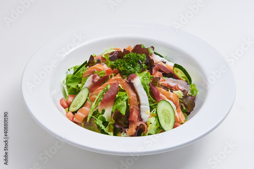 Salmon Salad Many vegetables are beneficial for the body.