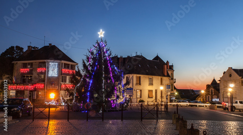 Allassac (Corrèze, France) - Illuminations nocturnes pour les fêtes de Noël
