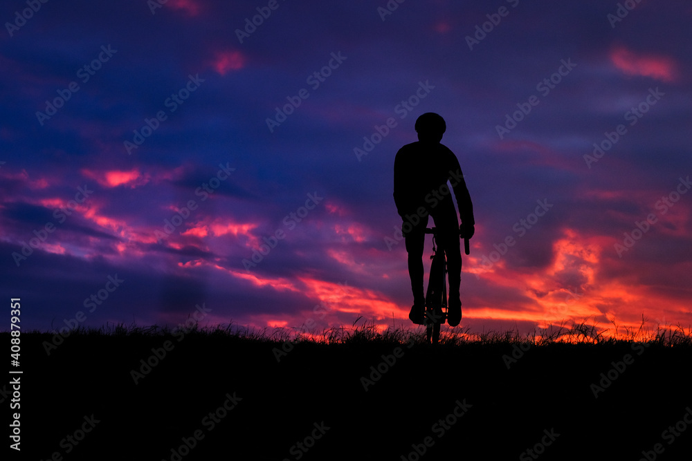 silhouette bicycling