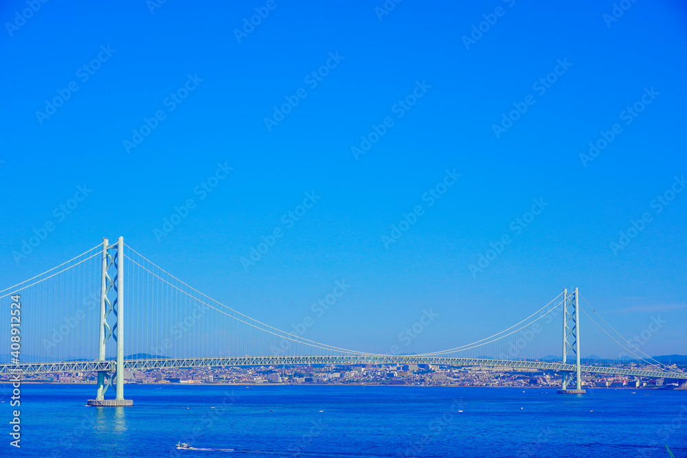 青空と明石海峡大橋