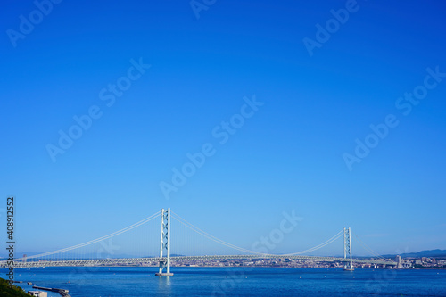 青空と明石海峡大橋