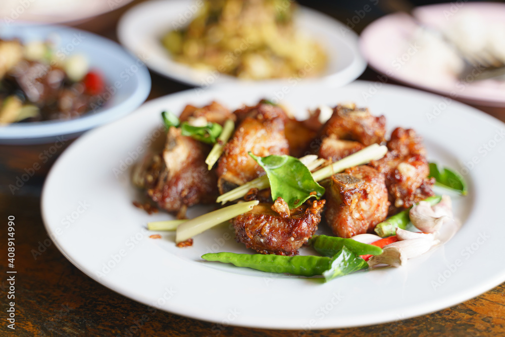 Thai fried garlic pork ribs