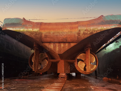 Φωτογραφία Industry view - Ocean Vessel in the dry dock in shipyard