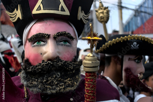 mascara de cera con barba artesania, carnaval ciudad de México