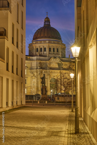 Fototapeta Naklejka Na Ścianę i Meble -  View to the reconstructed Berlin Palace at night