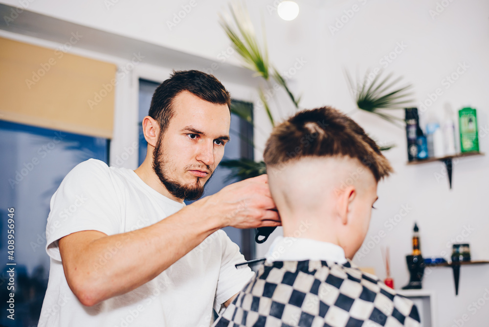 barber cutting hair