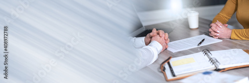 Εκτύπωση καμβά Business negotiation between businesswoman and businessman; panoramic banner