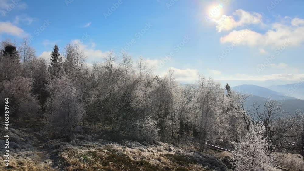 góry zimą z lotu ptaka, Beskid Śląski, Równica w Ustroniu. Polska góry zimą z lotu ptaka, Beskid Śląski, Równica w Ustroniu. Polska