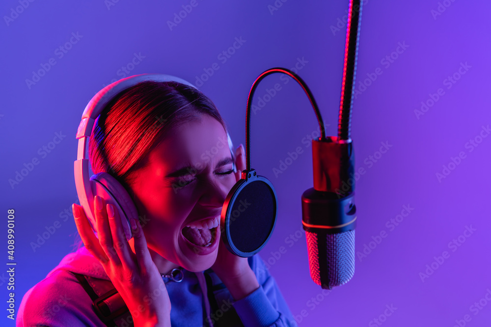 Wireless headphones for singing sale