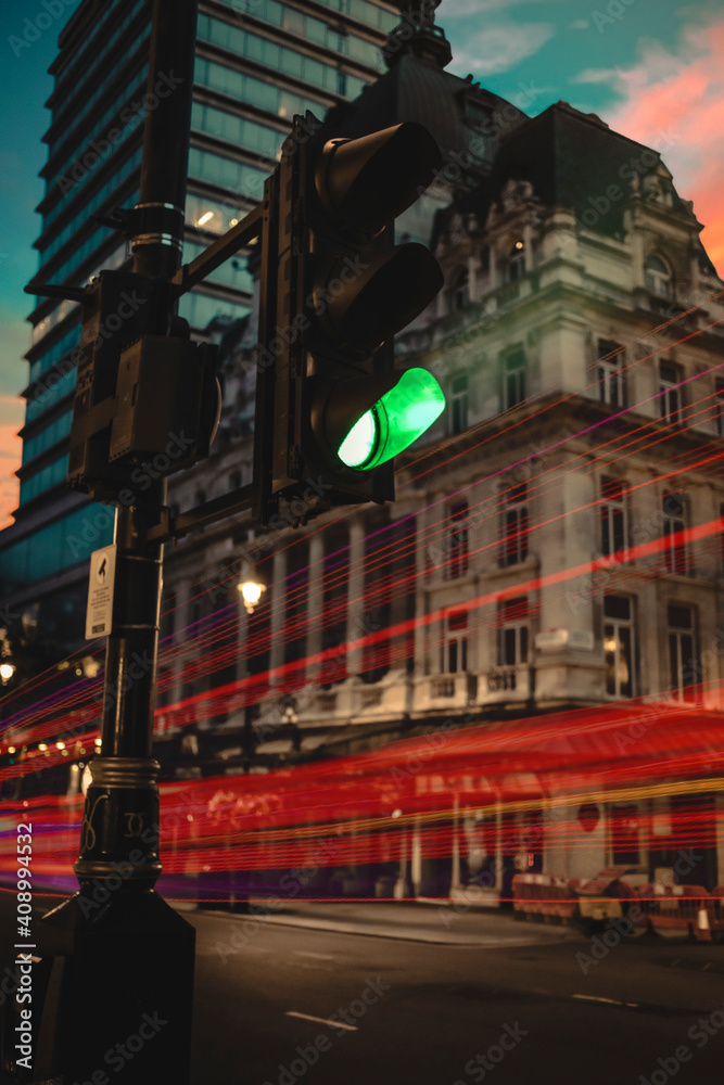 Fototapeta premium traffic light trails