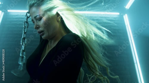 biutiful blond girl dancing 