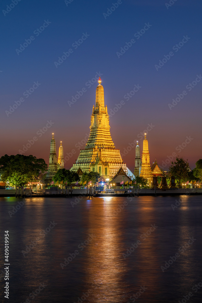 Wat Arun or temple of dawn is a travel destination and historic landmark of bangkok,Thailand. The famous and beautiful architecture pagoda located near Chaopraya river.
