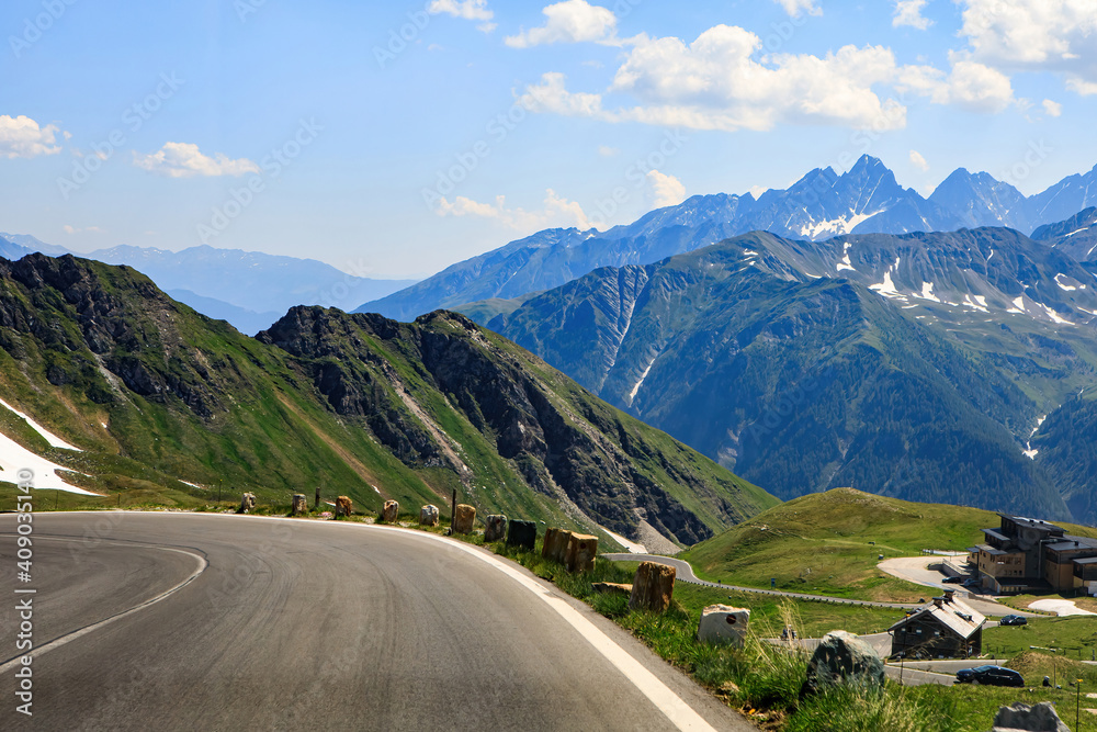 Naklejka premium Grossglockner Hochalpenstrasse - Scenic Alpine Road in Austria