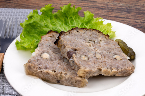 Fotografi tranches de terrine de sanglier aux noisettes